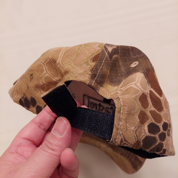 Castrol Oil brown leaf camo design US flag embroidered trucker hat. - Picture 4 of 11